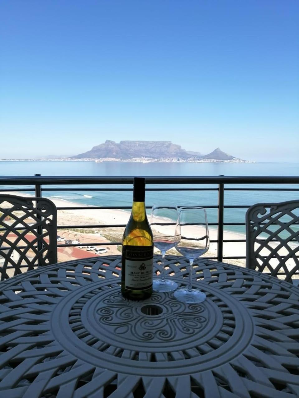 Apartment Blouberg,1106 Portico,cape Town Cape Town